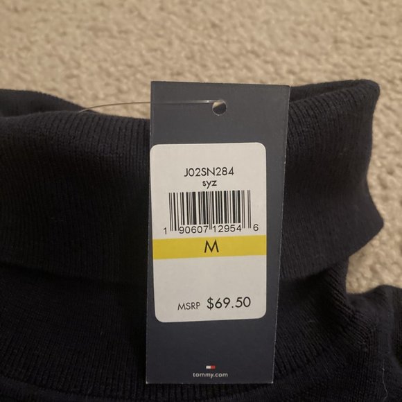 Tommy Hilfiger Sweater - Picture 2 of 2